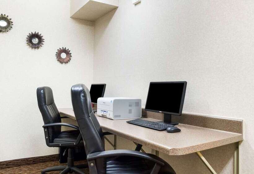 هتل Comfort Inn & Suites