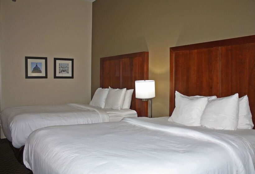 فندق Comfort Inn & Suites