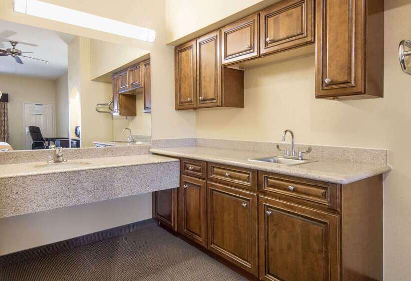 ホテル Days Inn By Wyndham Baytown East