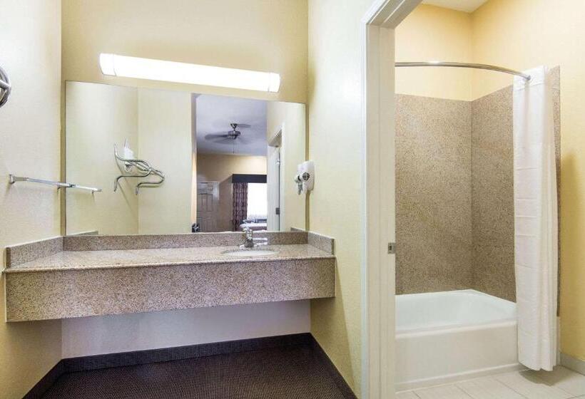 호텔 Days Inn By Wyndham Baytown East