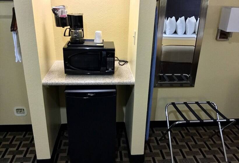 호텔 Days Inn By Wyndham Baytown East