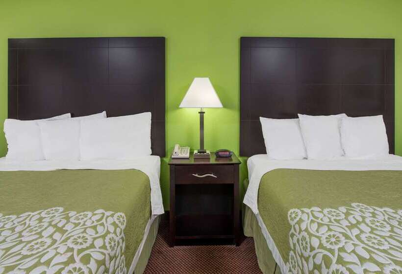 בית מלון כפרי Days Inn By Wyndham Calvert City   Paducah East