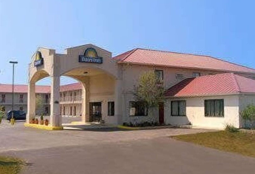 בית מלון כפרי Days Inn By Wyndham Centre