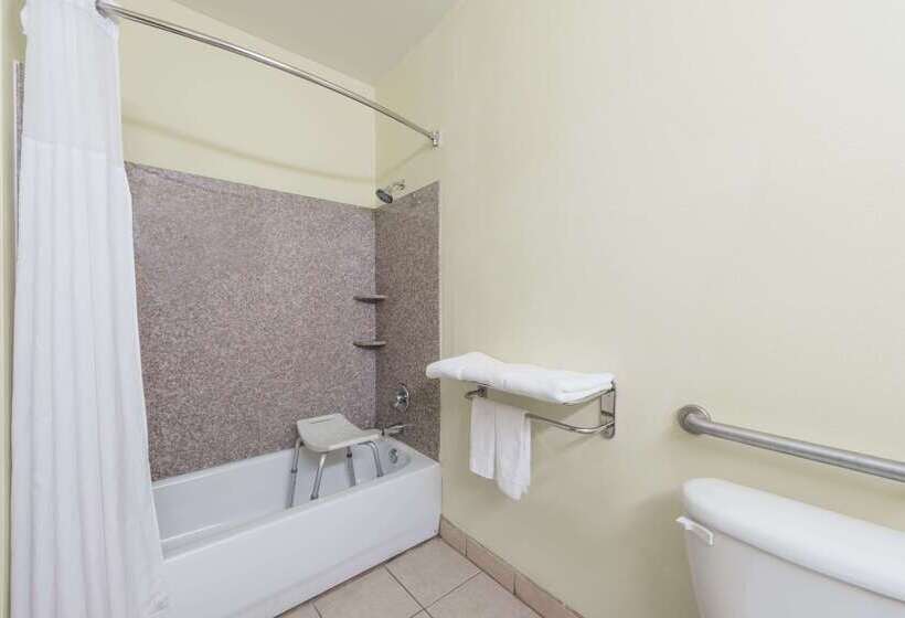 هتل Days Inn & Suites By Wyndham Cleburne Tx