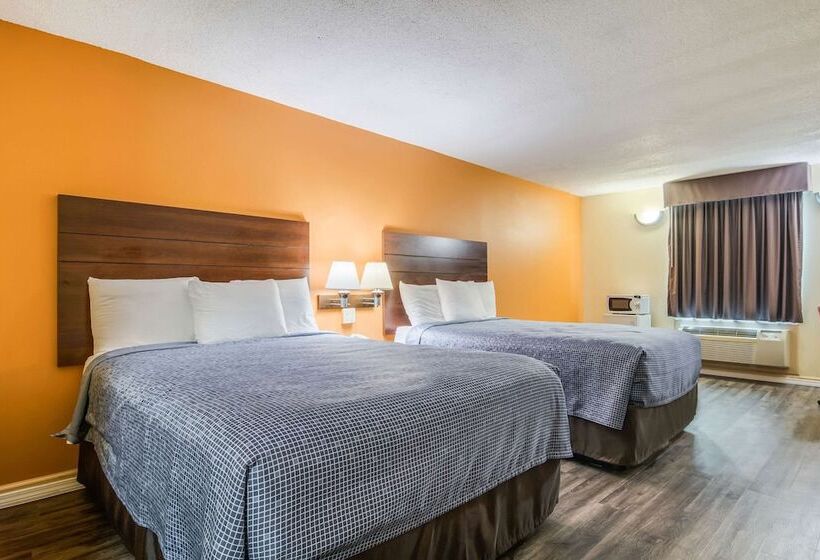 فندق Econo Lodge At Six Flags