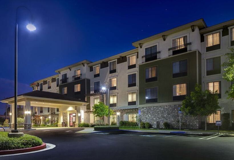 בית מלון כפרי Hampton Inn & Suites San Luis Obispo