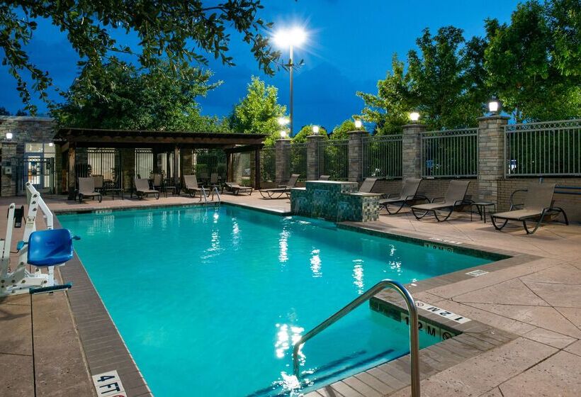 בית מלון כפרי Hilton Garden Inn Denton