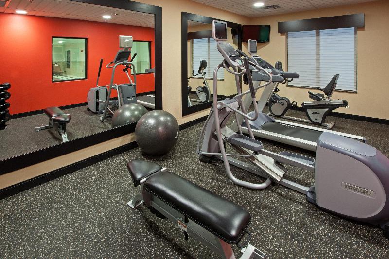 فندق Holiday Inn Express And Suites Columbus Edinburgh By Ihg