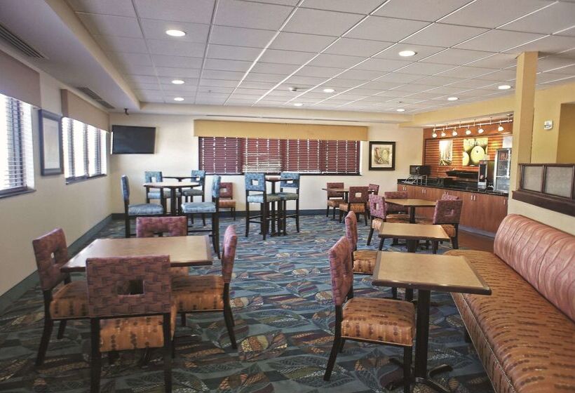 فندق La Quinta By Wyndham Edmond