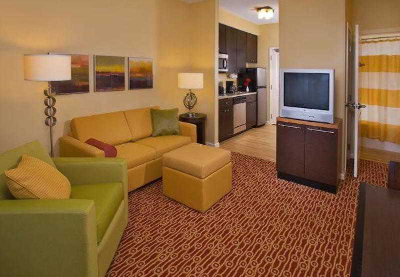 בית מלון כפרי Towneplace Suites Dallas Desoto