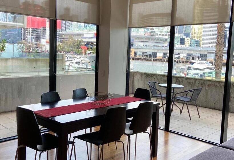 בית מלון כפרי Akom At Docklands