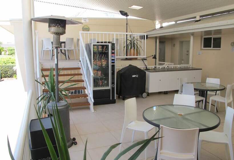 هتل Aston Hill Motor Lodge