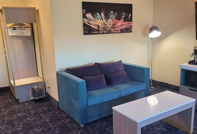 בית מלון כפרי Best Western Plus Altoona Inn