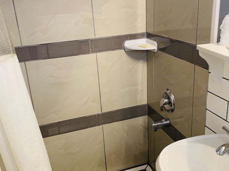 هتل Brentwood Motor Inn