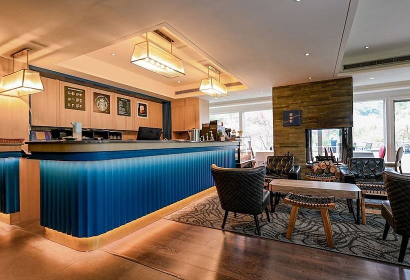 هتل Check Inn Select Taipei Yamgmingshan