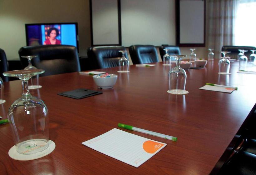 هتل Courtyard By Marriott Hickory