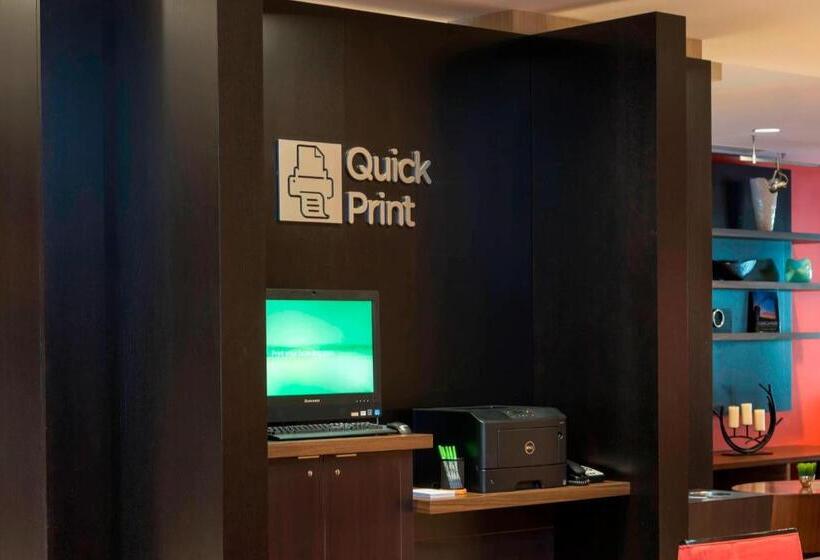 בית מלון כפרי Courtyard By Marriott Livermore