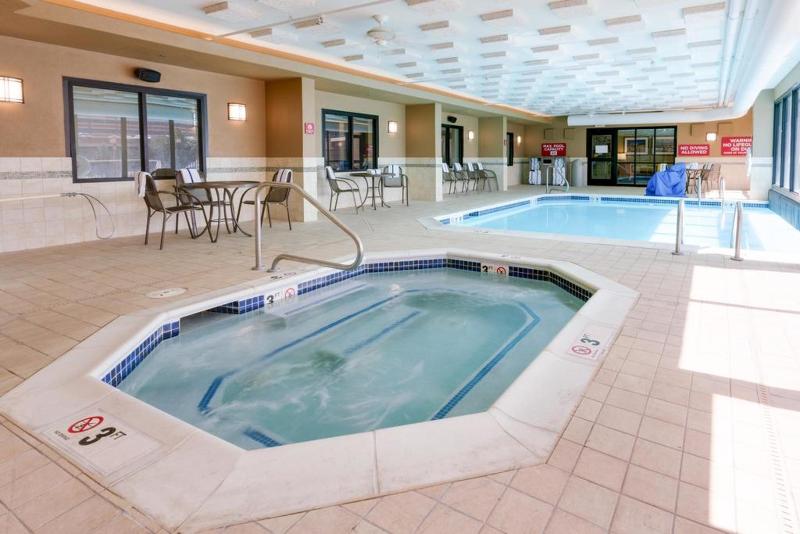 בית מלון כפרי Drury Inn & Suites Denver Tech Center