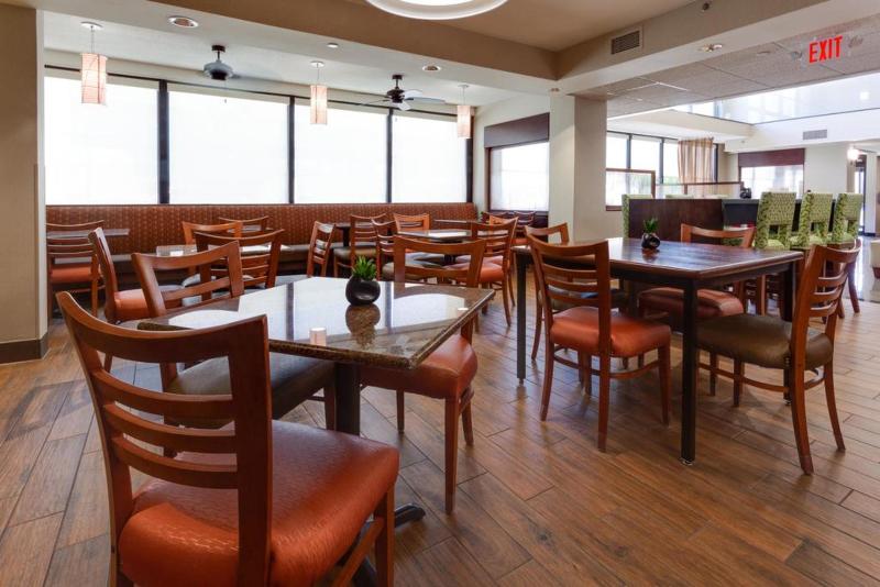 בית מלון כפרי Drury Inn & Suites Denver Tech Center
