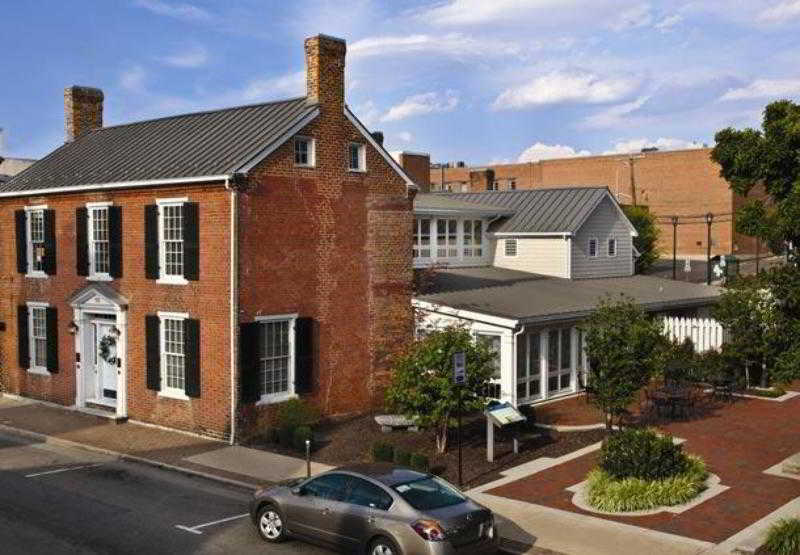 בית מלון כפרי Fairfield Inn And Suites By Marriott Harrisonburg