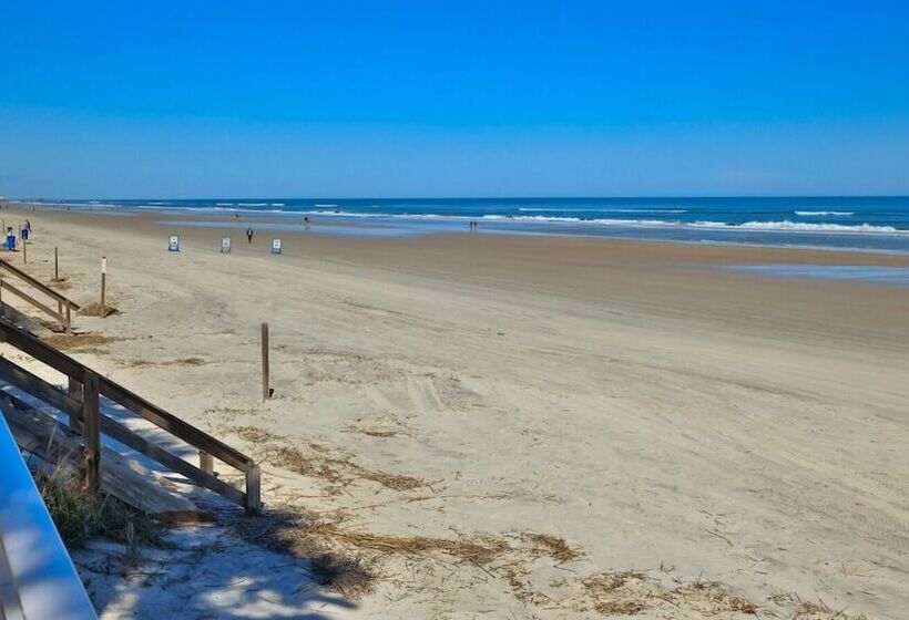 فندق Flamingo Inn Beachfront