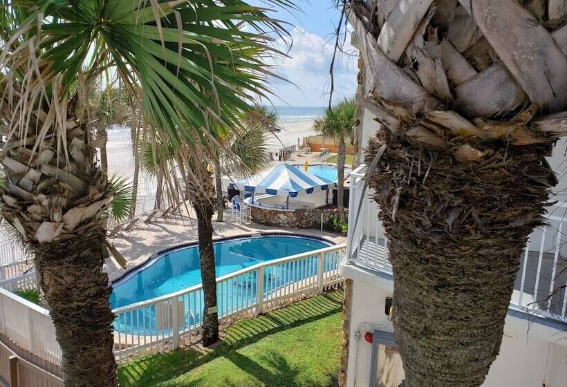 فندق Flamingo Inn Beachfront
