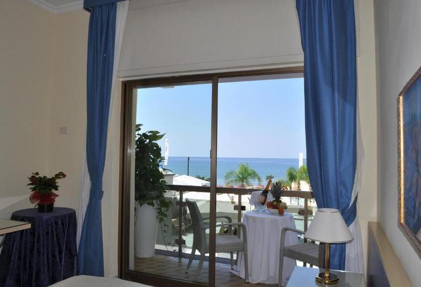 Grand Hotel La Playa