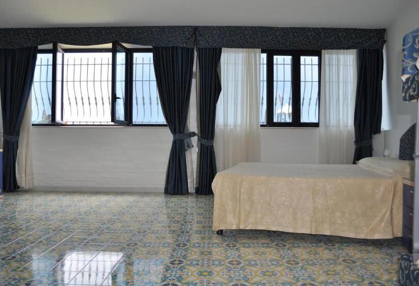 Grand Hotel La Playa