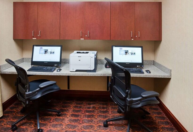 فندق Hampton Inn Fairmont