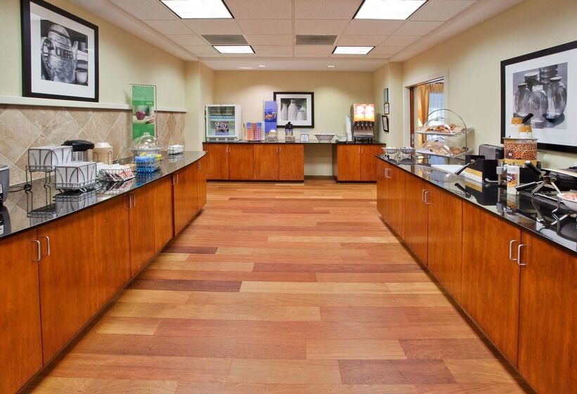 בית מלון כפרי Hampton Inn & Suites Lanett West Point