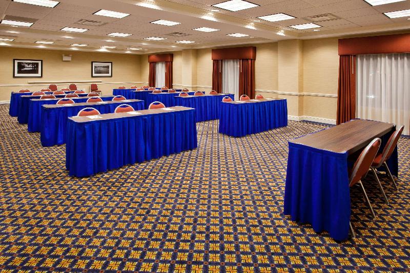 בית מלון כפרי Hampton Inn & Suites Lanett West Point