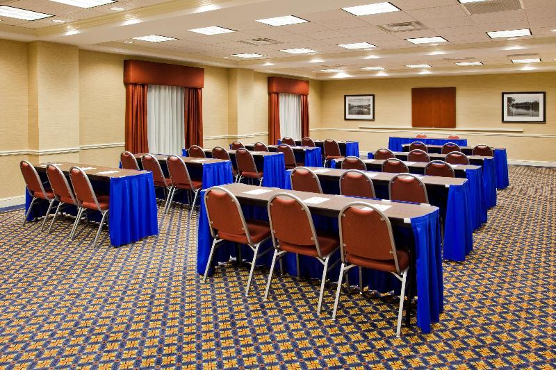 בית מלון כפרי Hampton Inn & Suites Lanett West Point