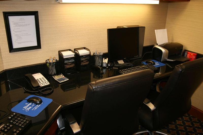 בית מלון כפרי Hampton Inn & Suites Lanett West Point