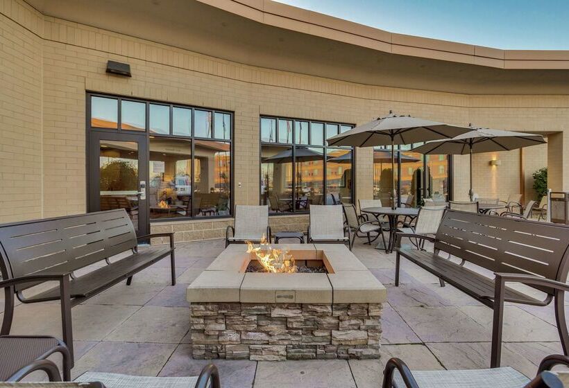 هتل Hilton Garden Inn Milwaukee Airport