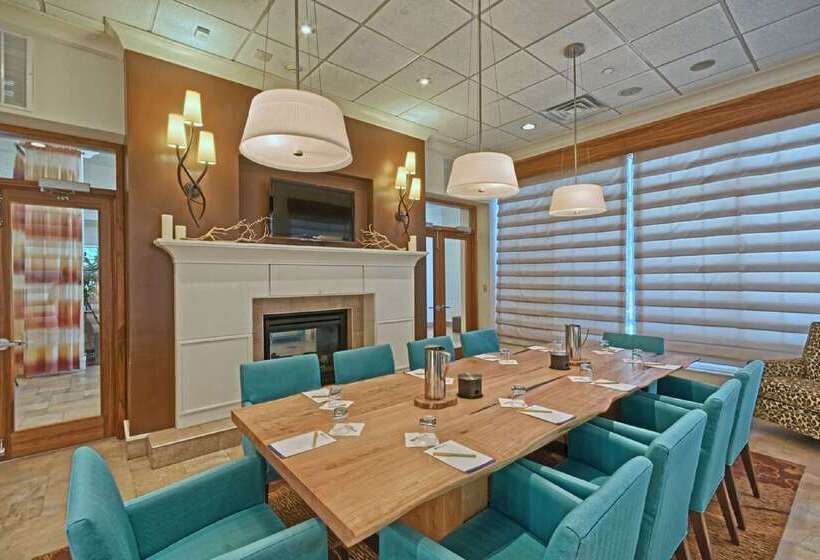 هتل Hilton Garden Inn Mt. Laurel