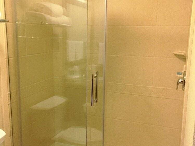 هتل Holiday Inn Express & Suites Sioux Falls Southwest, An Ihg