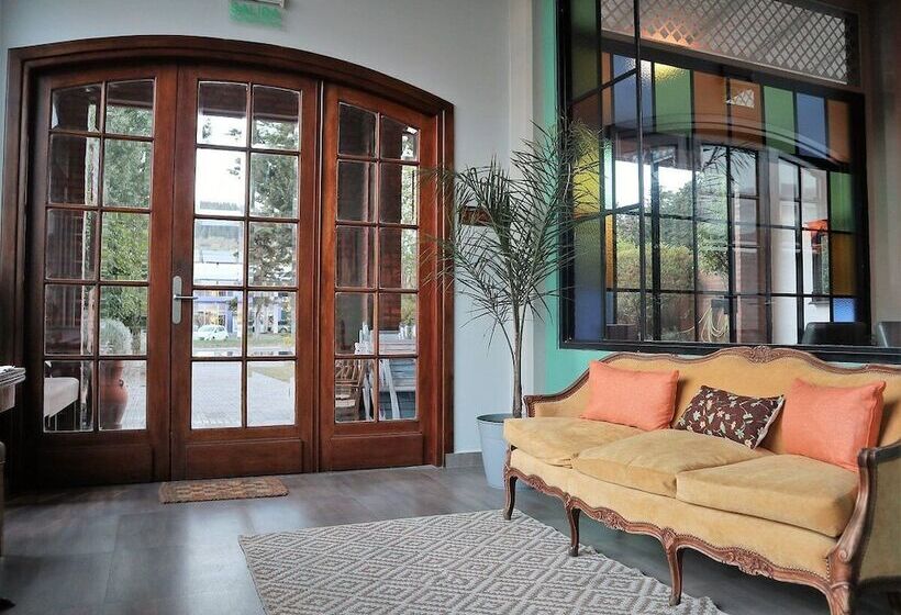 هتل Las Bayas Home Suites