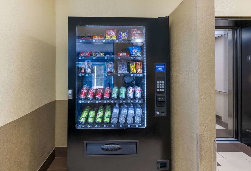 Отель Quality Suites La Grange