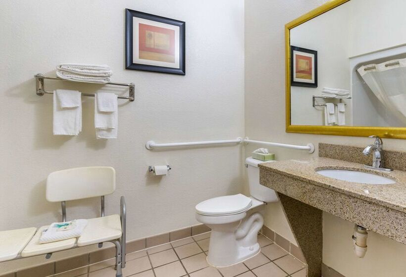 Отель Quality Suites La Grange