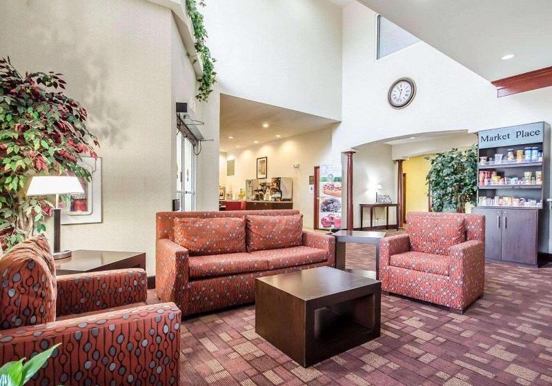 Отель Quality Suites La Grange