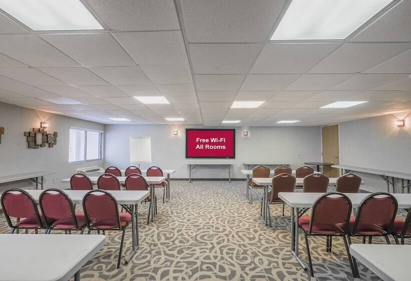בית מלון כפרי Red Roof Inn & Suites Mt Holly  Mcguire Afb