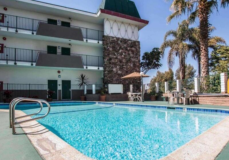 فندق Rodeway Inn Oceanside Marina