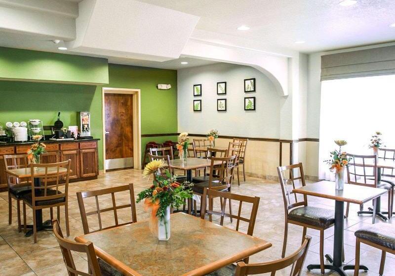 Отель Sleep Inn & Suites Near Palmetto State Park