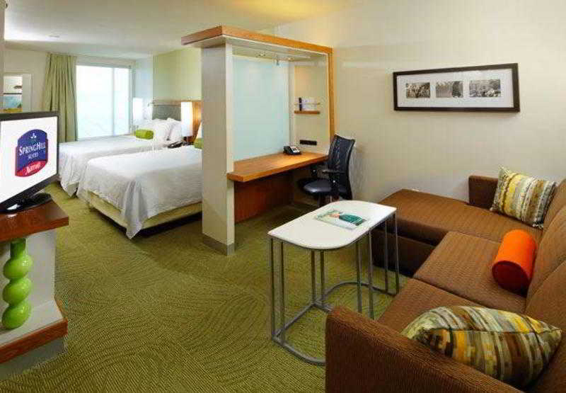 هتل Springhill Suites By Marriott Pittsburgh Latrobe