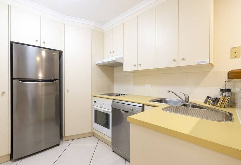 هتل The Mediterranean Port Douglas