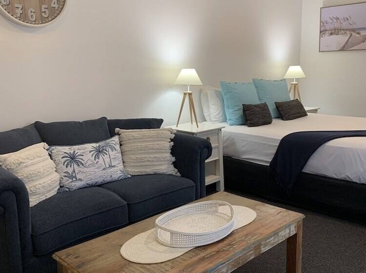 هتل The Mediterranean Port Douglas