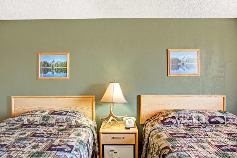 בית מלון כפרי Topaz Lodge