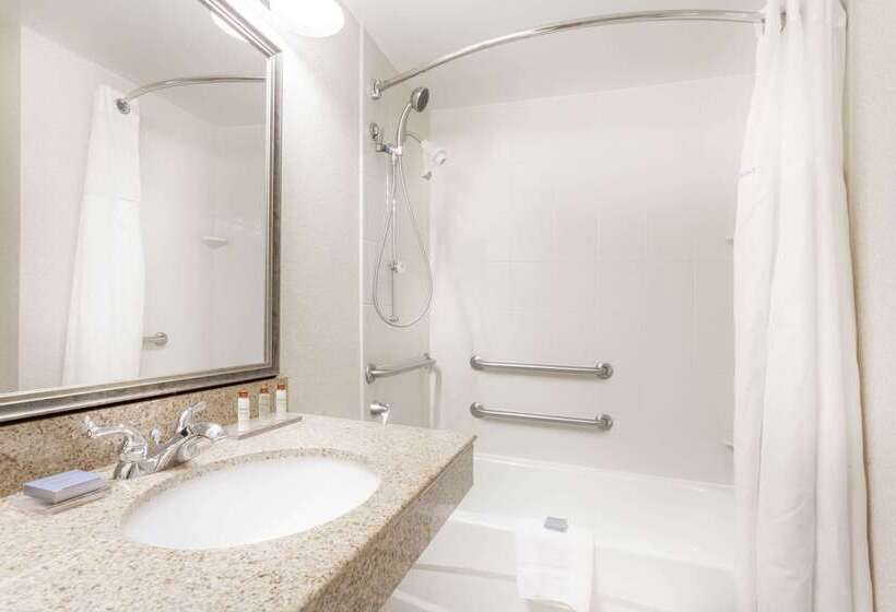בית מלון כפרי Wingate By Wyndham Columbia / Lexington