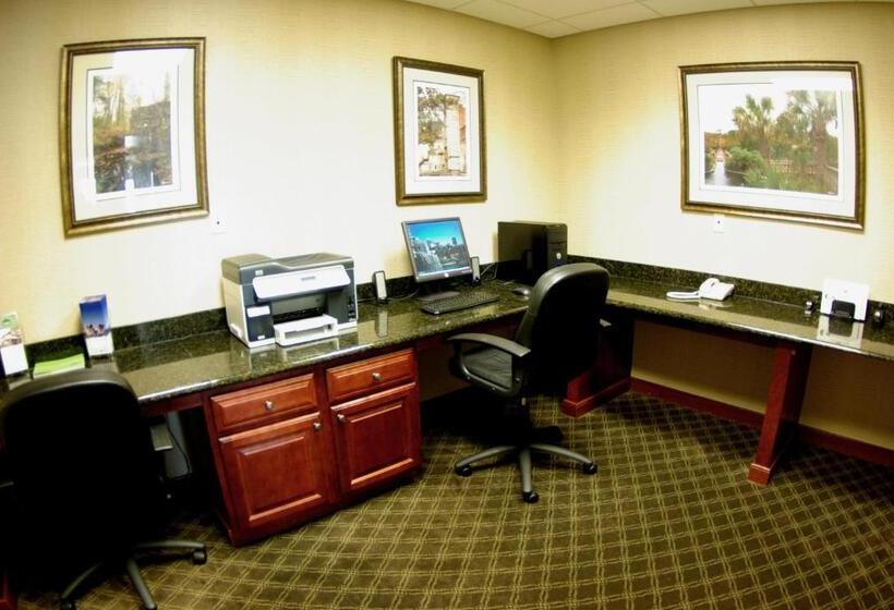 בית מלון כפרי Wingate By Wyndham Columbia / Lexington