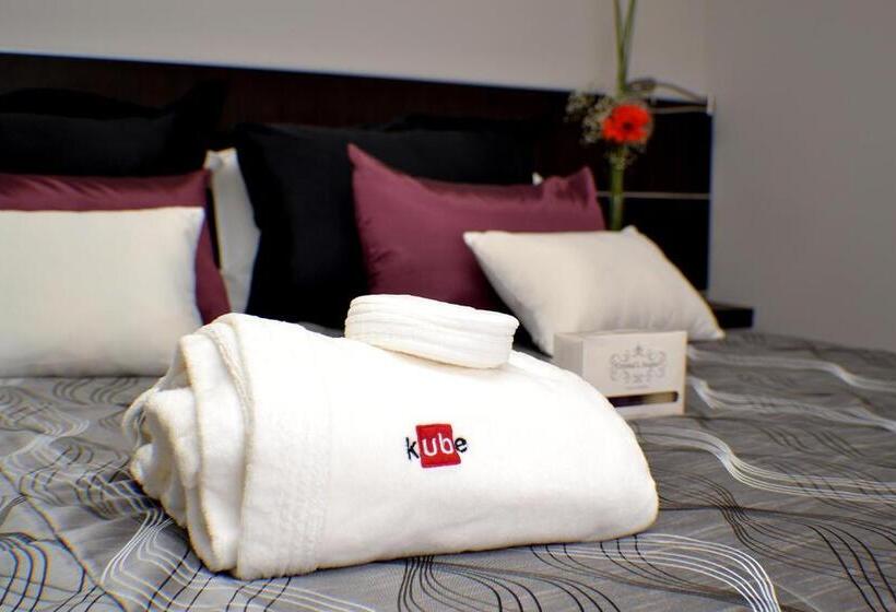 Kube Apartments Express